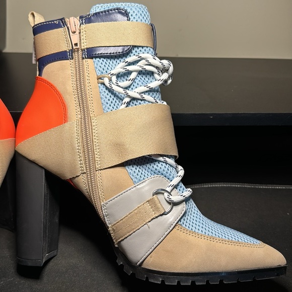 NWOT Steve Madden Illusion Boots - Picture 11 of 14